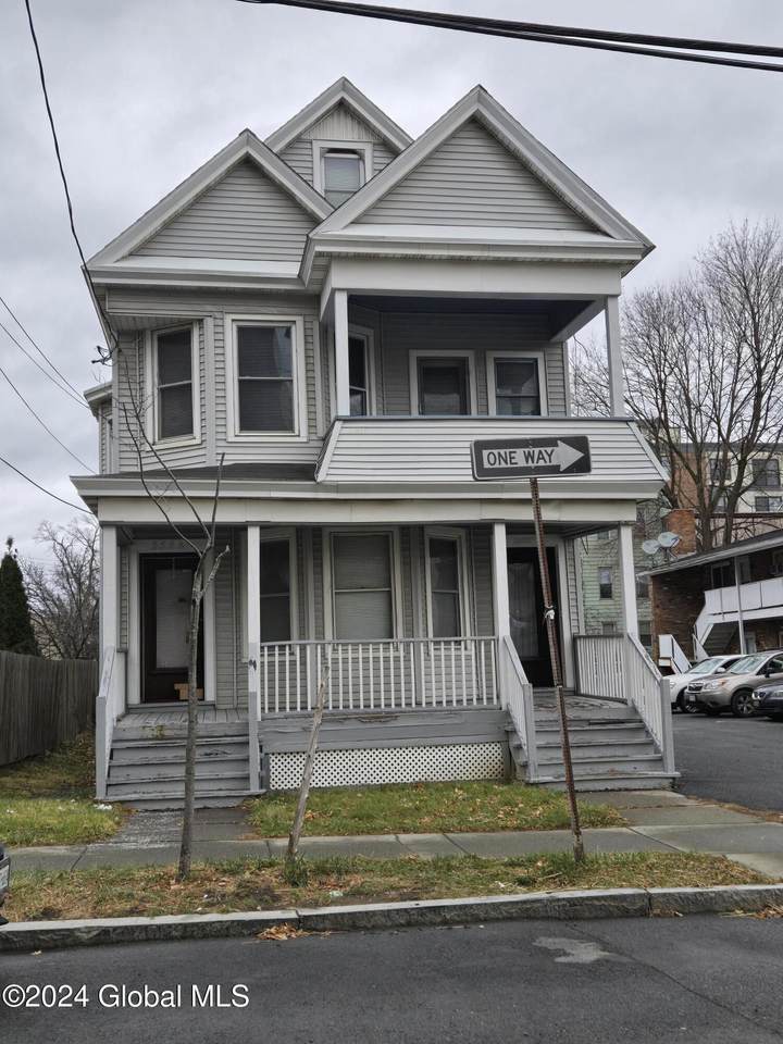 355 Myrtle Ave., Apt B - Photo 1