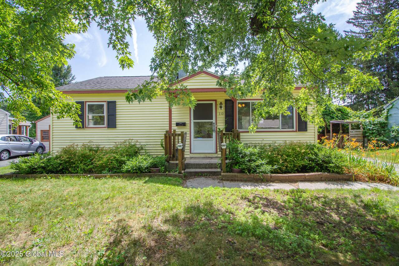 10 Sherwood Drive - Photo 1