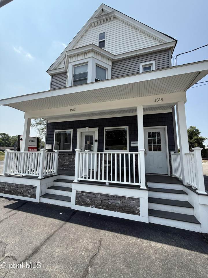 1317 Lower Broadway - Photo 1