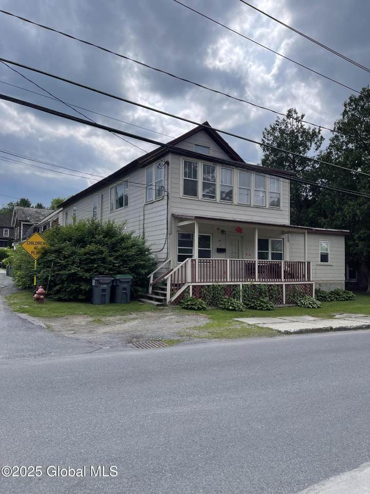 42 Mechanic Street - Photo 1