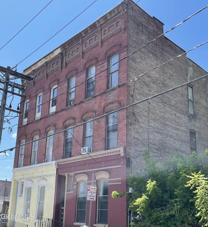 475 Pearl Street - Photo 1