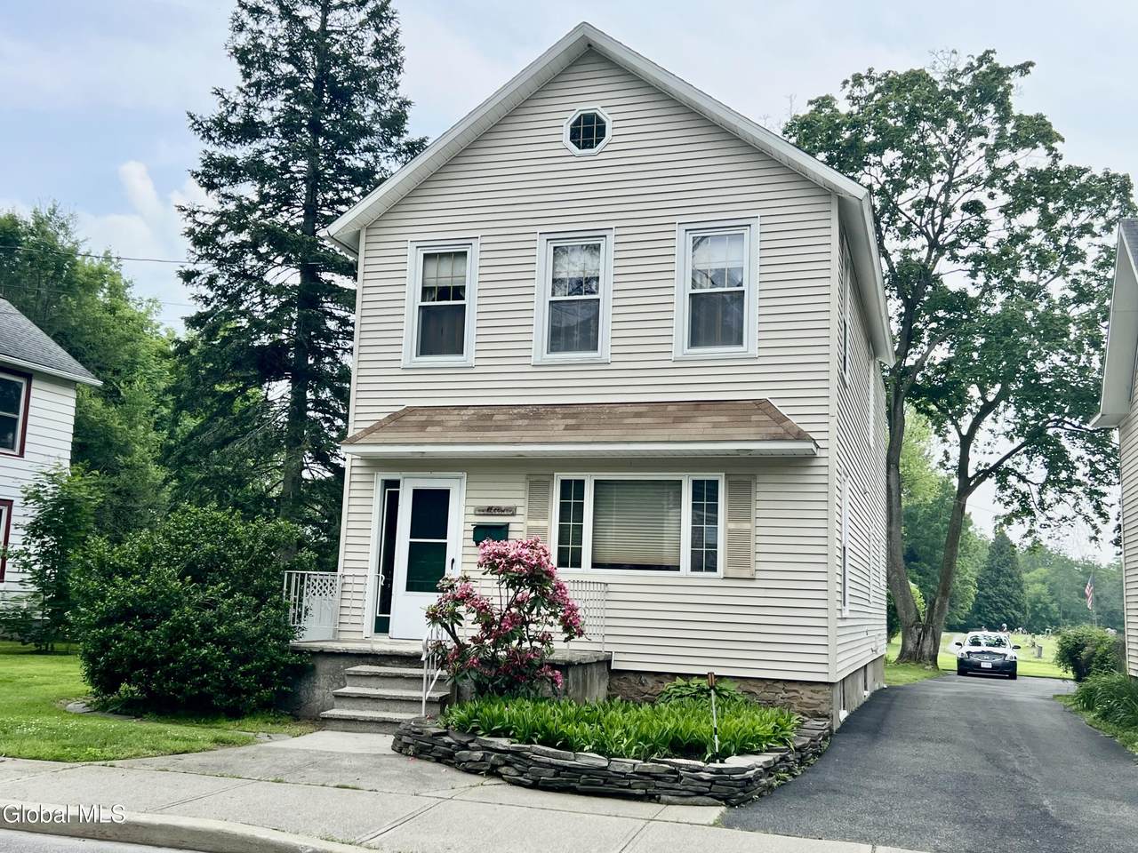 56 Scott Avenue - Photo 1
