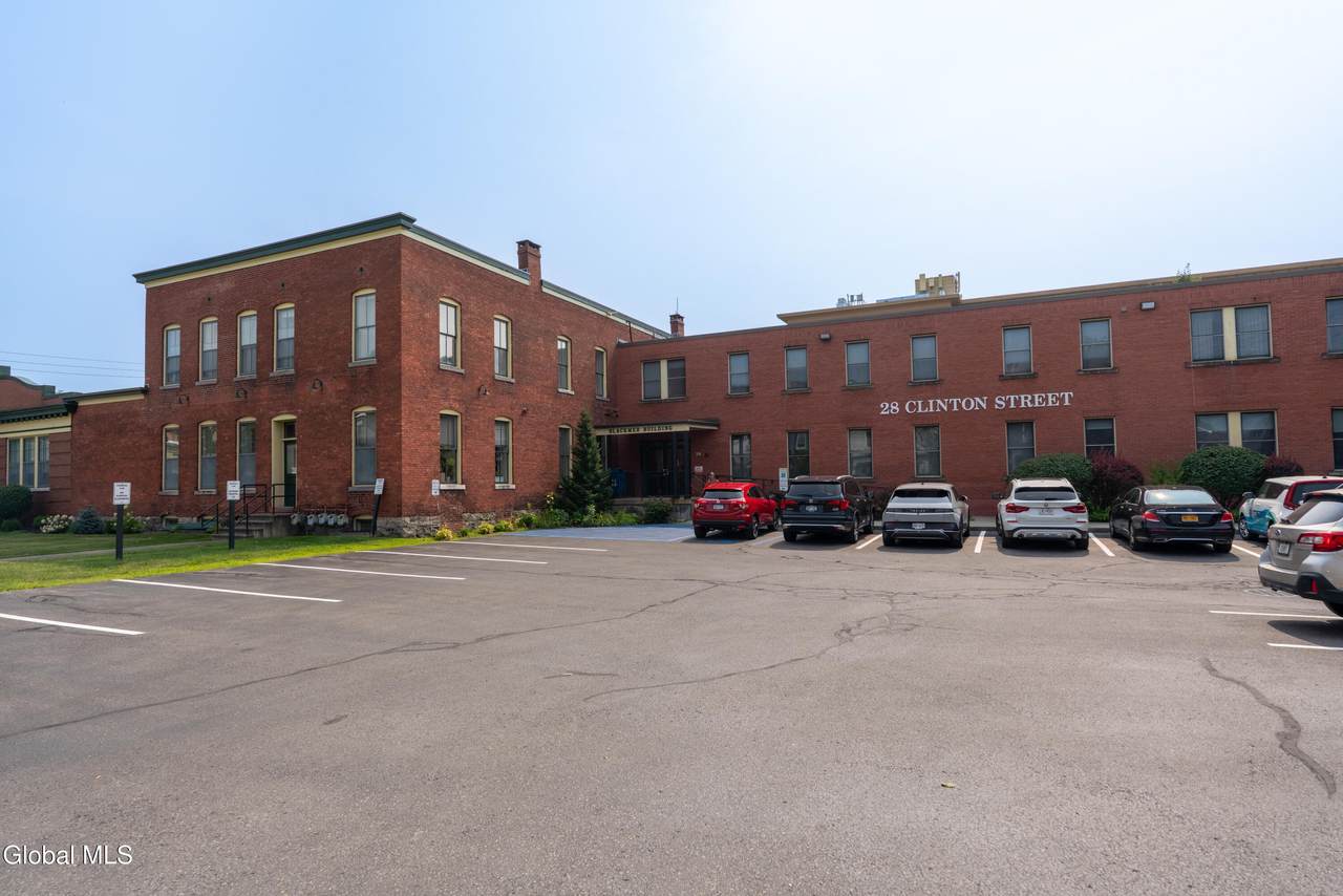 28 Clinton Street - Photo 1