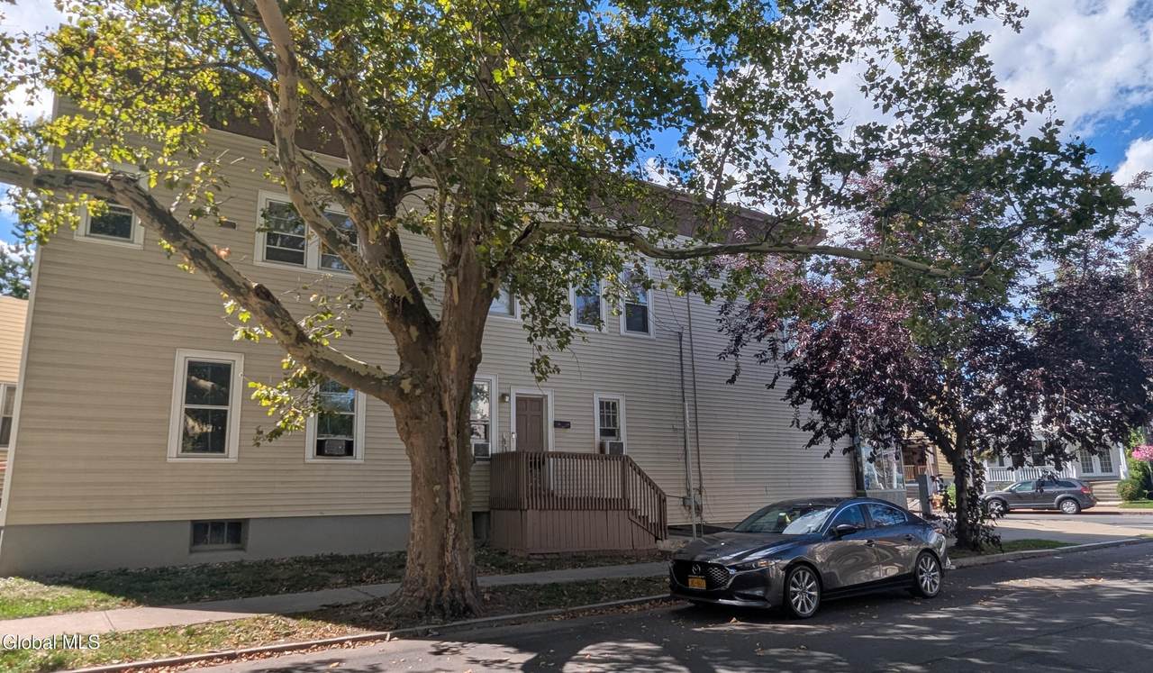 418 Delaware Avenue - Photo 1