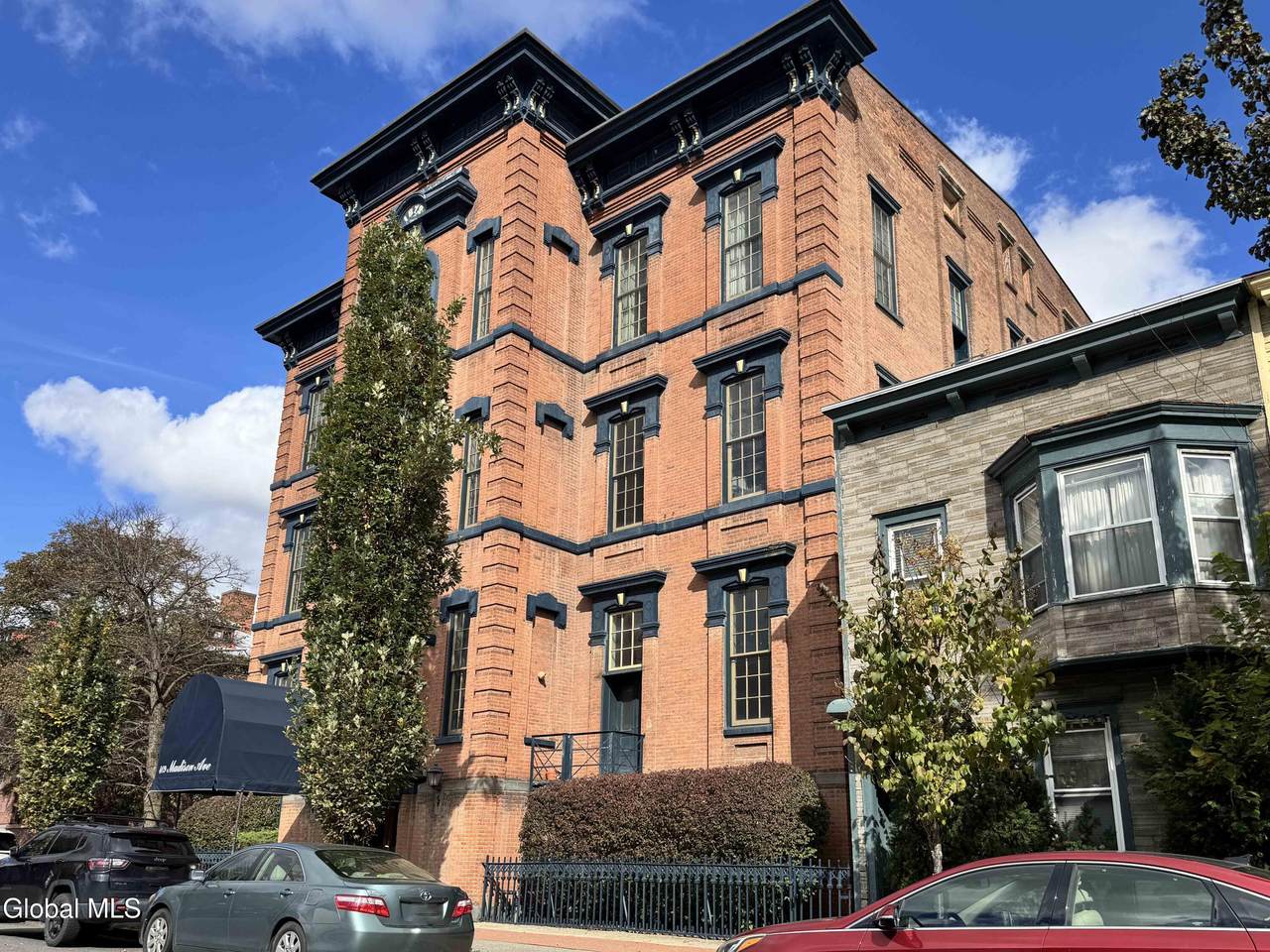 409 Madison Avenue - Photo 1