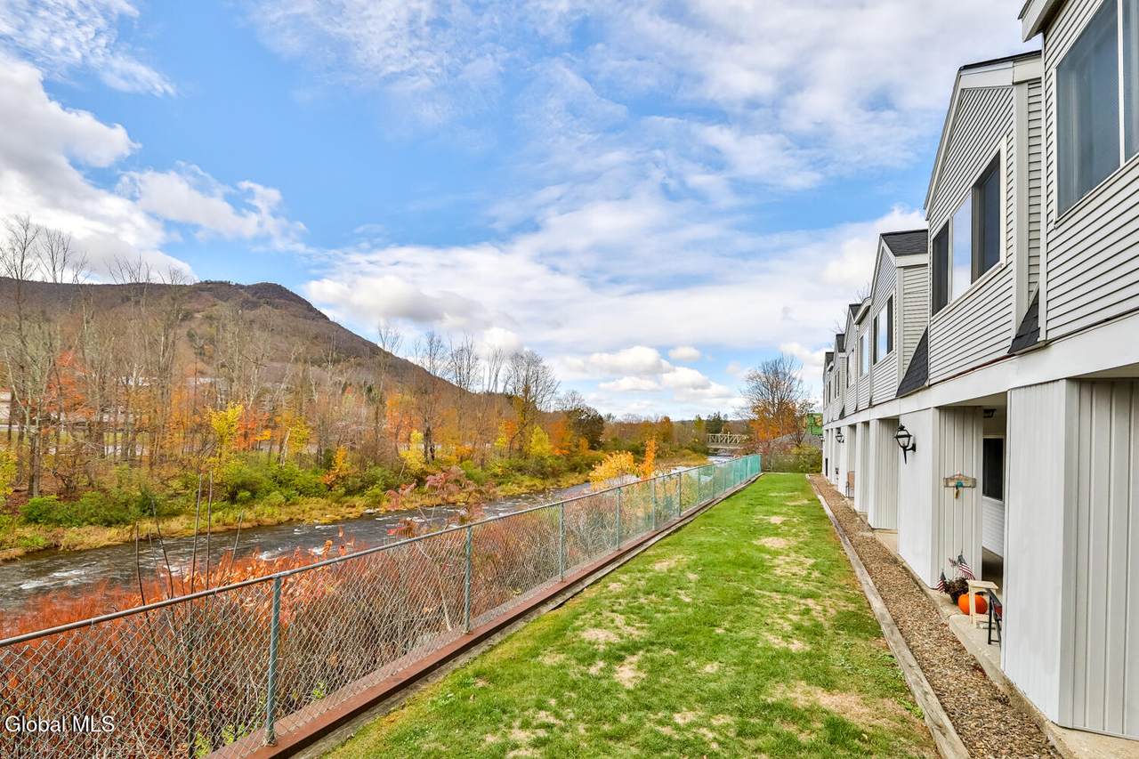 7675 Main Street - Photo 1