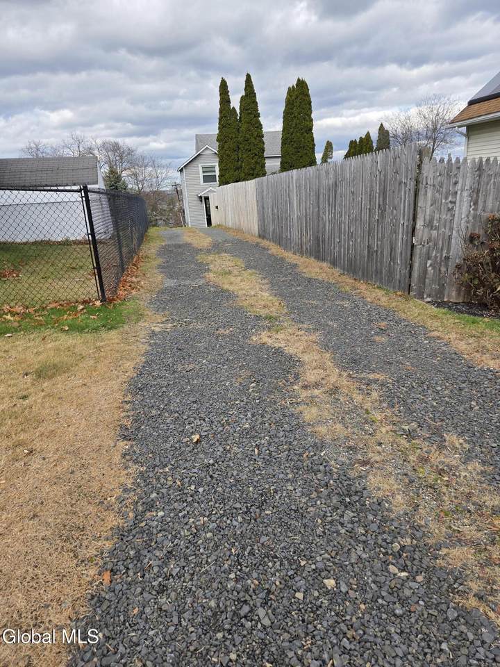 5 Maple Street - Photo 1