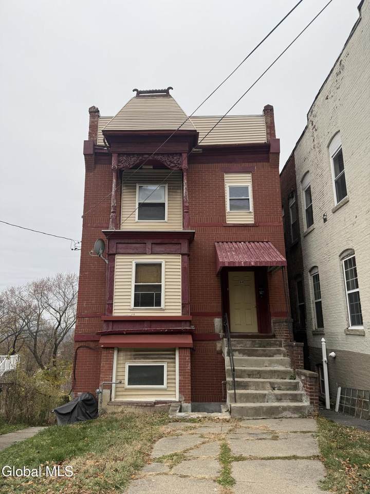 64 Oakwood Avenue - Photo 1