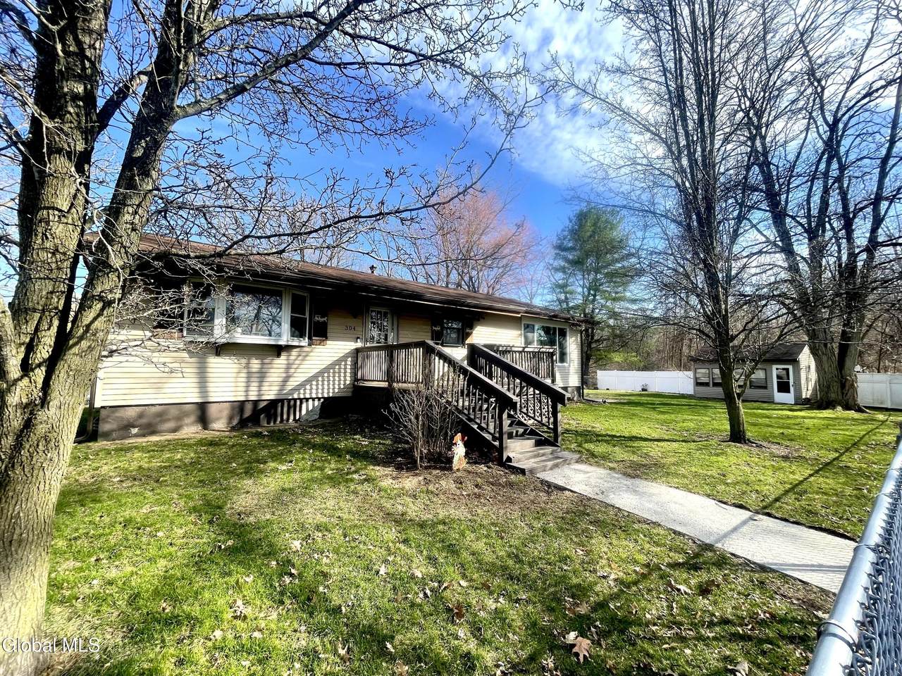 304 Dearborn Avenue - Photo 1