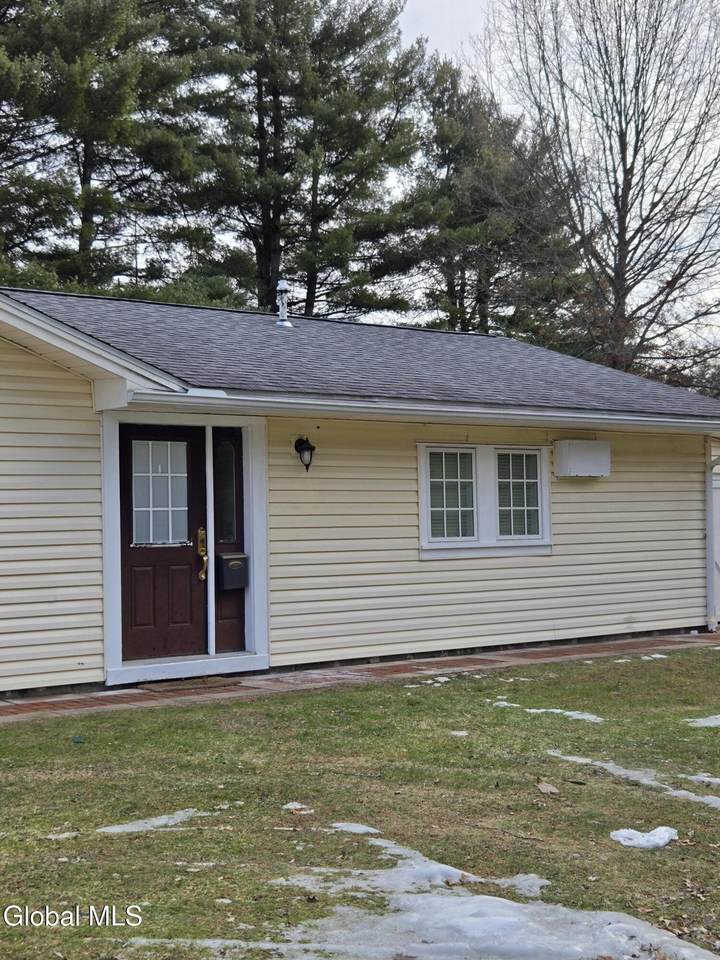 7 Bedford Drive - Photo 1