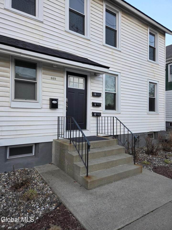 669 Pawling Avenue - Photo 1