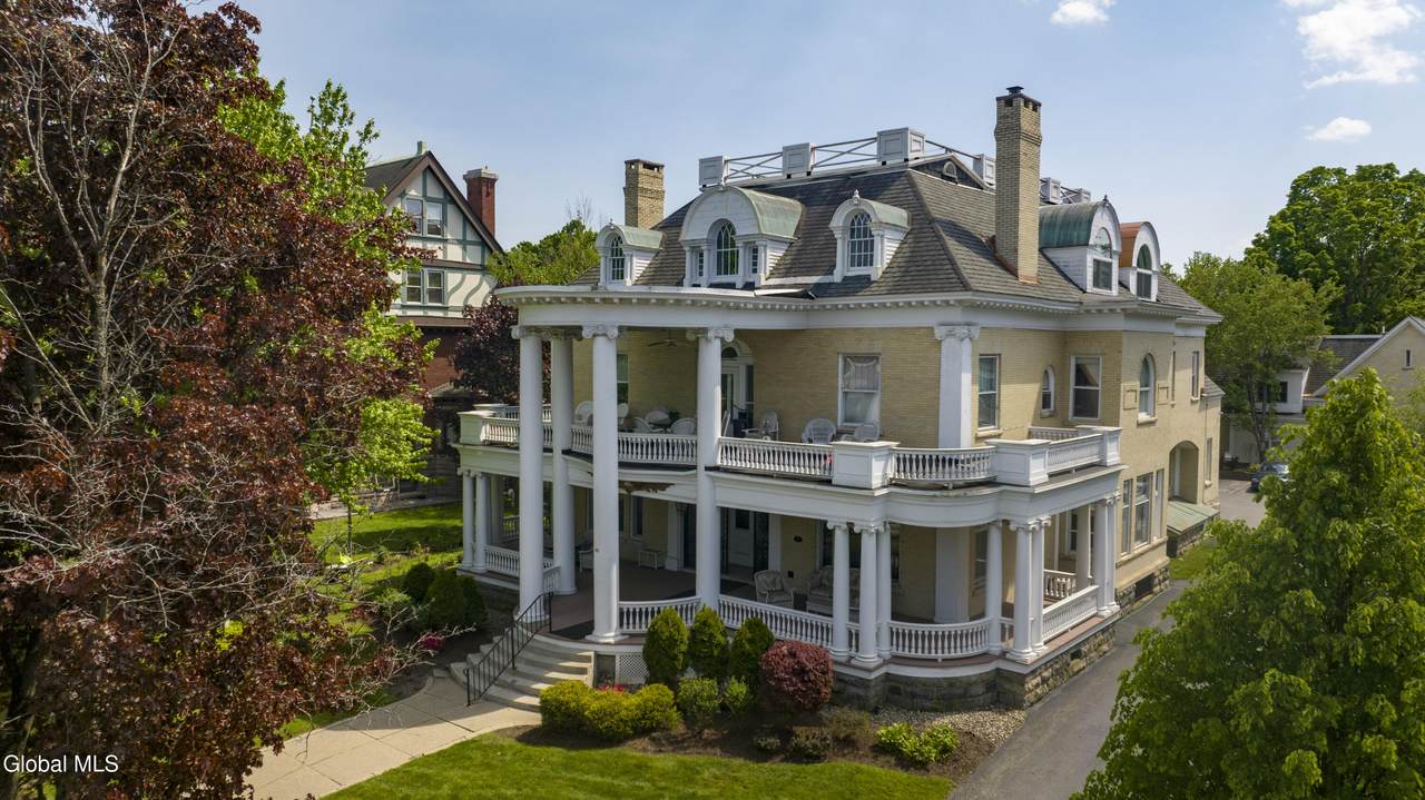 48 Union Ave - Photo 1