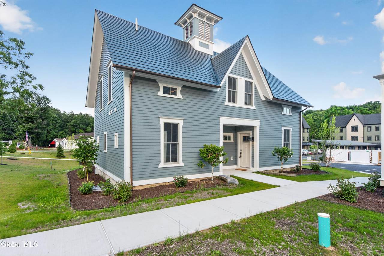 182 Excelsior Avenue - Photo 1