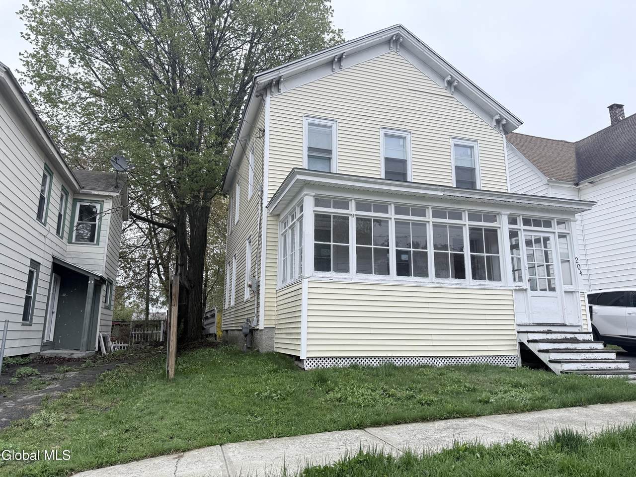 204 Glebe Street - Photo 1