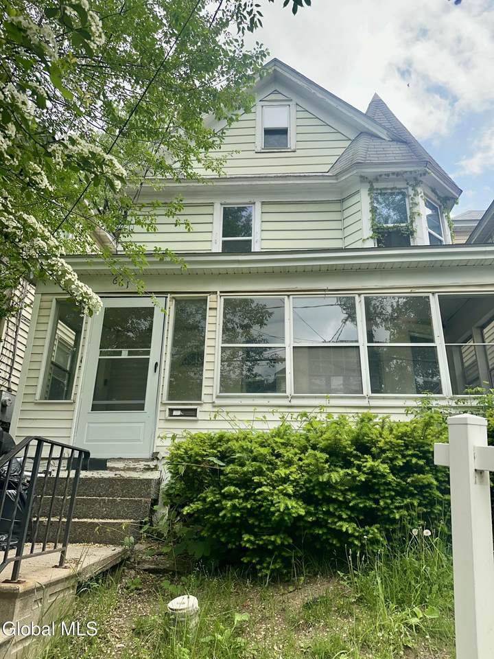 661 Myrtle Avenue - Photo 1