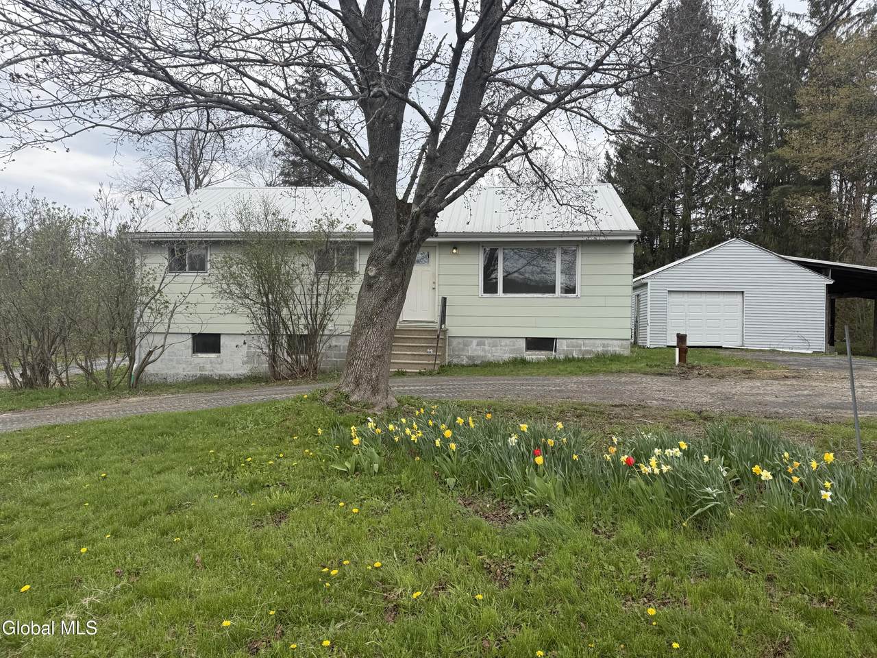 416 Long Road - Photo 1