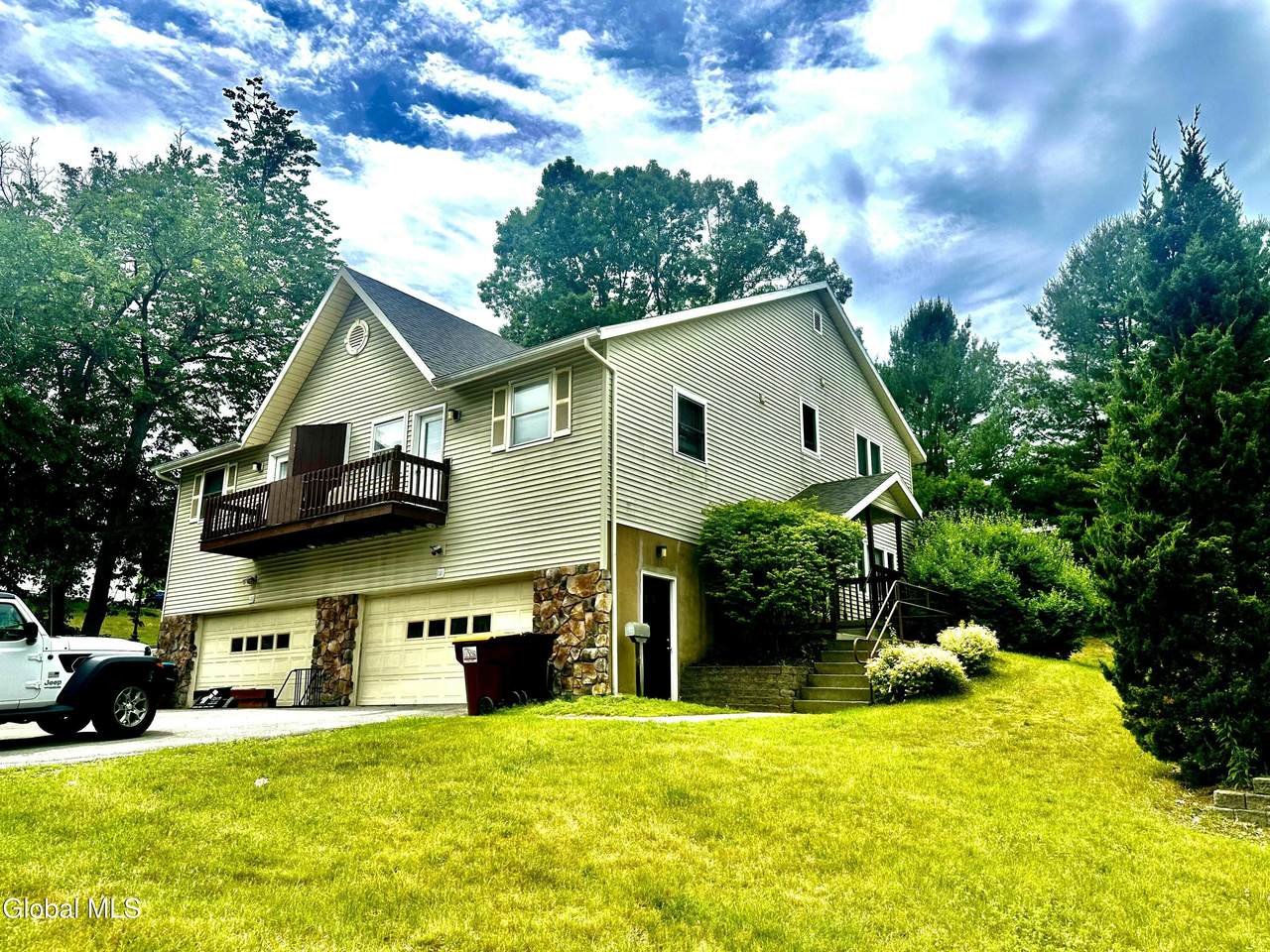 111-113 East Avenue - Photo 1