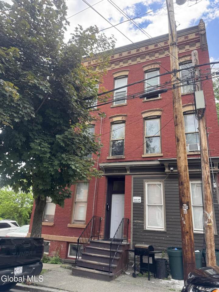 144 Broad Street - Photo 1