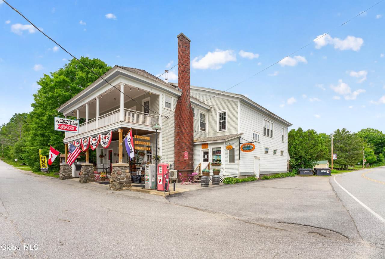 899 Shore Drive - Photo 1