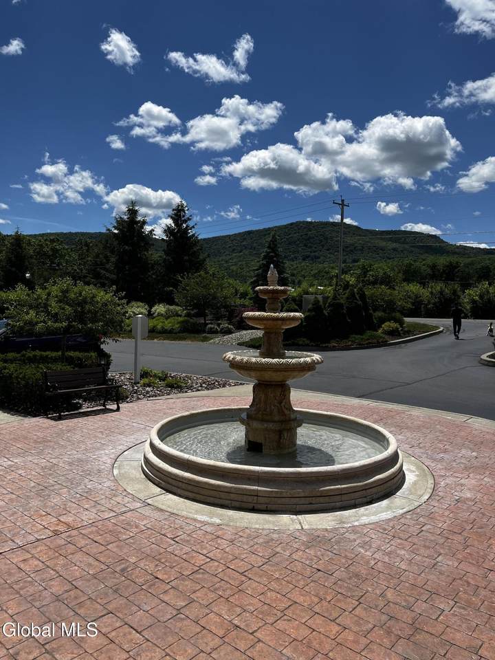 https://bt-photos.global.ssl.fastly.net/capital/1280_boomver_1_202627034-2.jpg