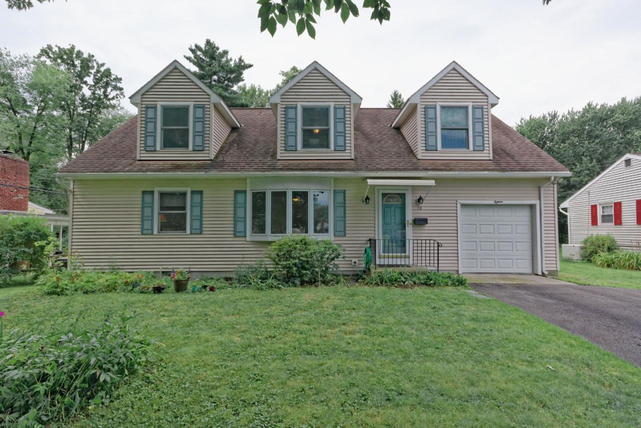 18 Dumbarton Dr - Photo 1