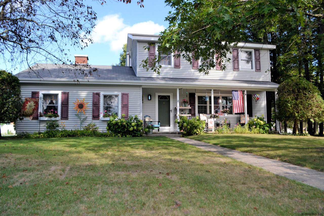 11 Oakwood Dr - Photo 1
