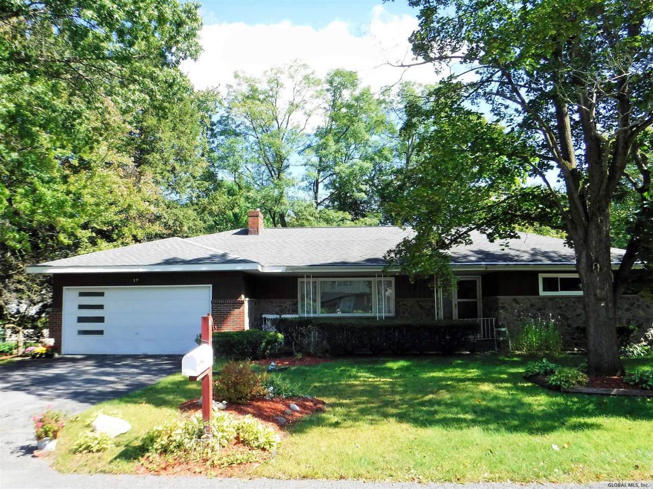 17 Farmingdale Rd - Photo 1