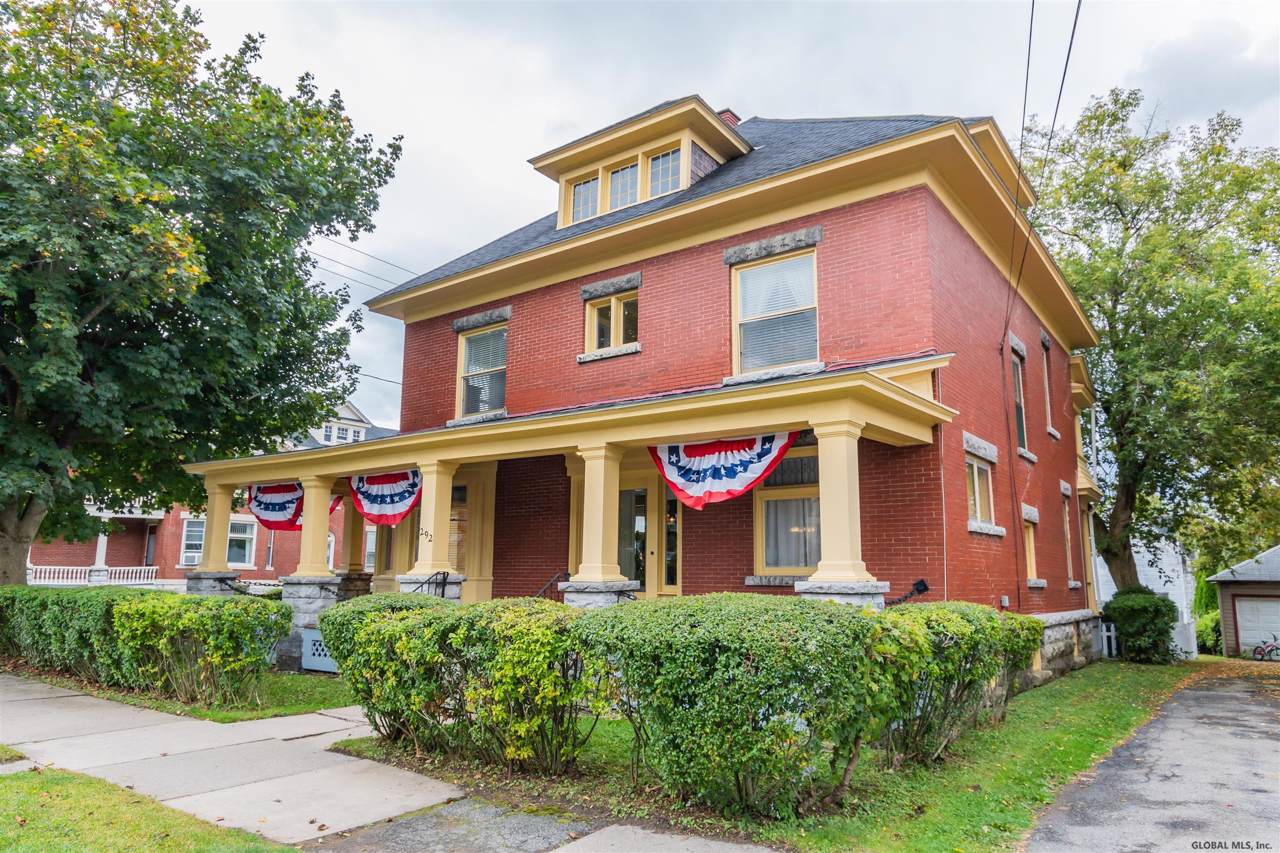 292 Guy Park Av - Photo 1
