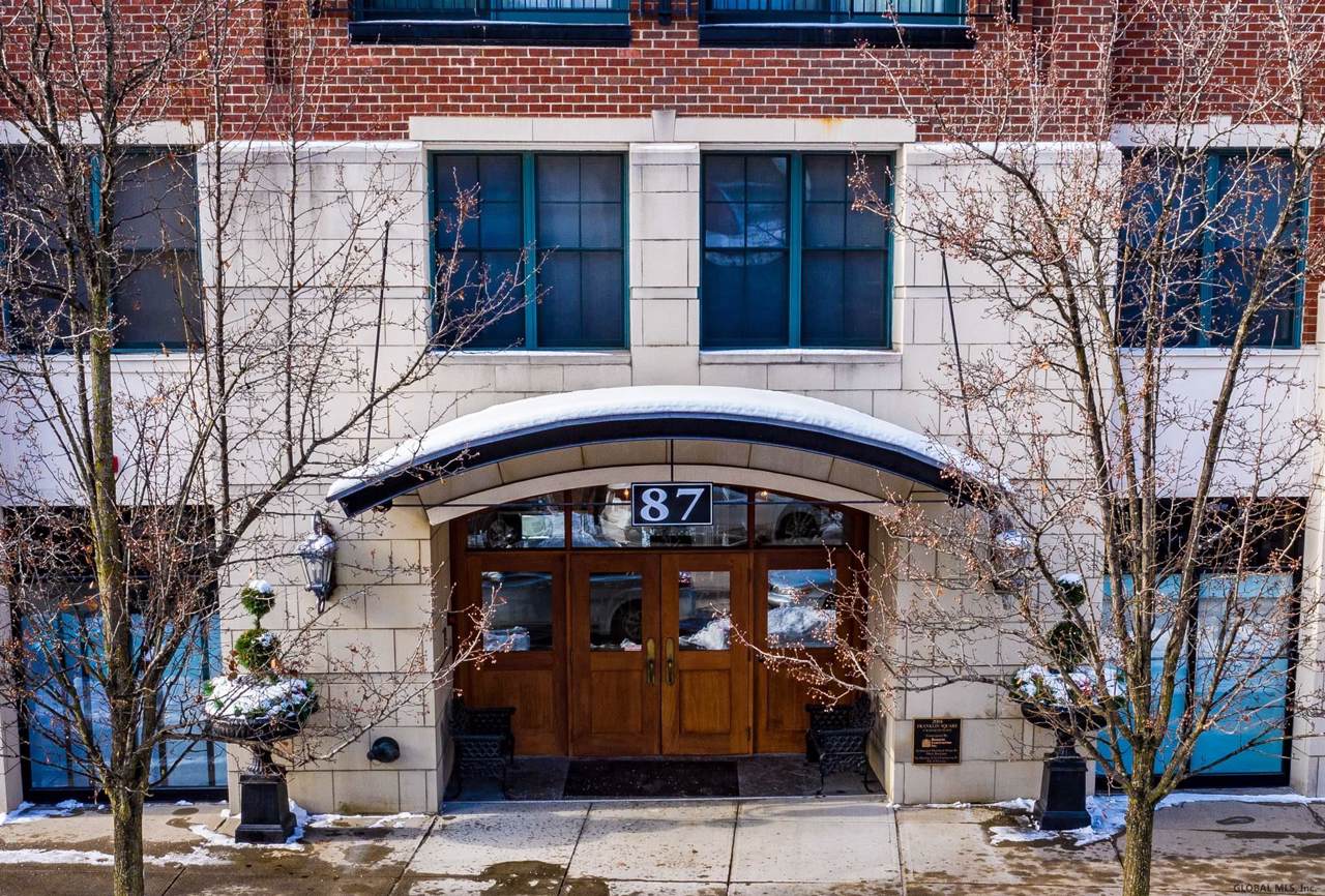 87 Railroad Pl - Photo 1