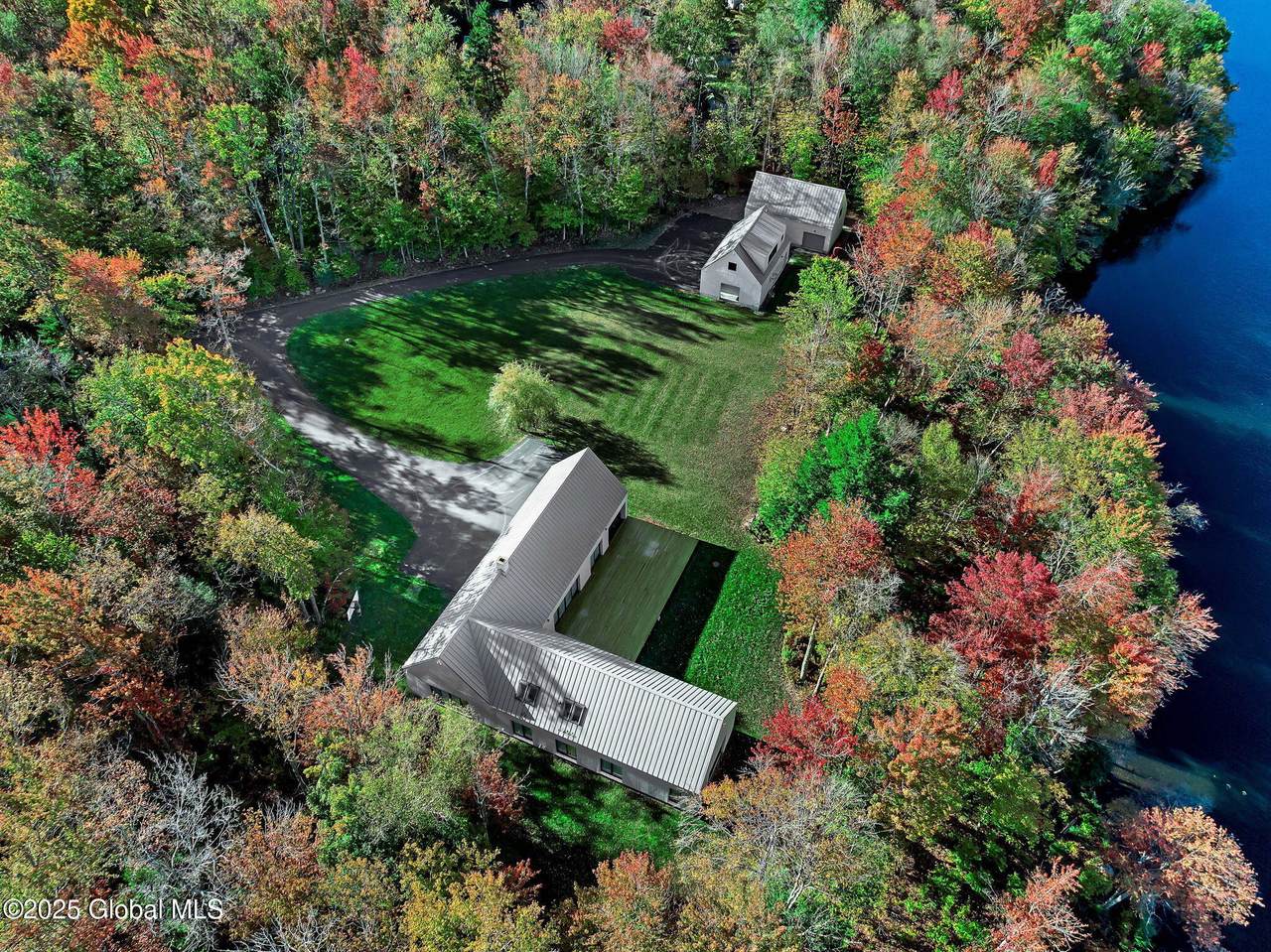 500 Pond View Way - Photo 1