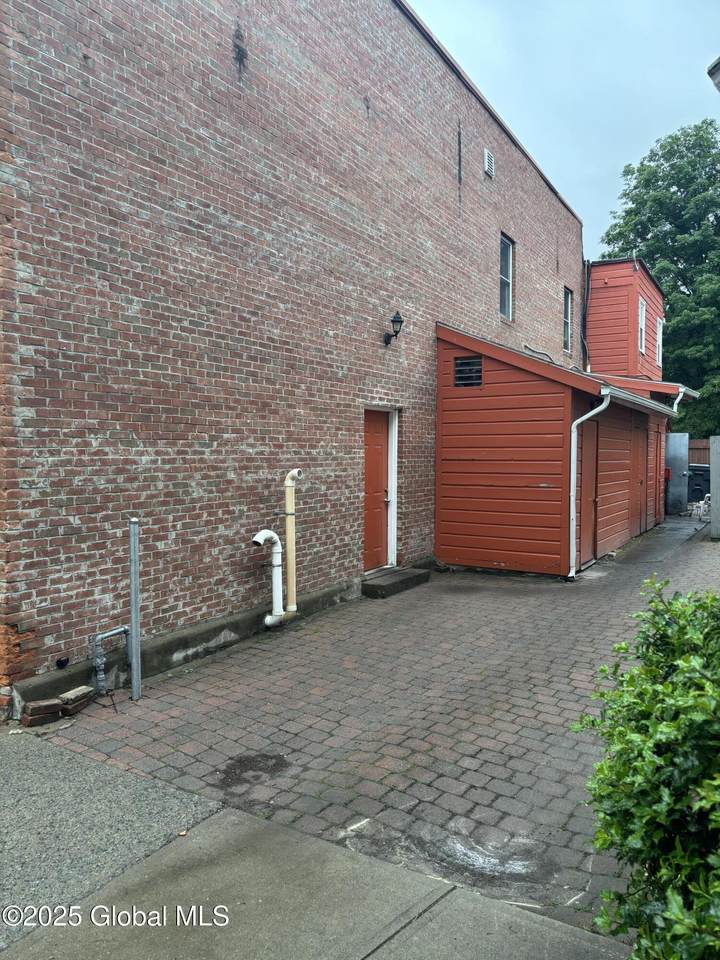 60 Court Street - Photo 1
