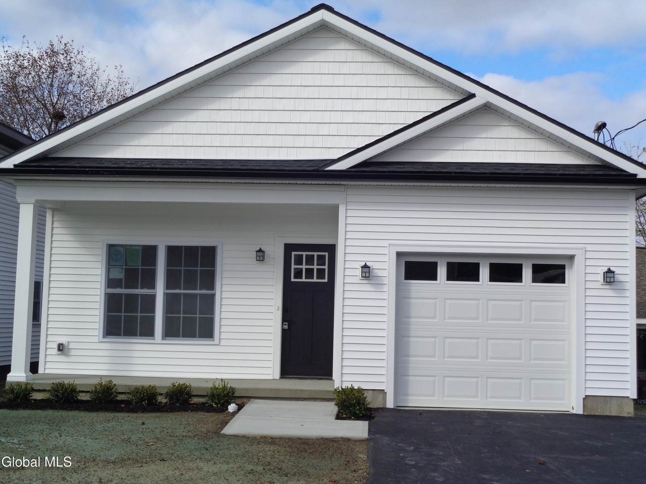 962 Florence Avenue - Photo 1