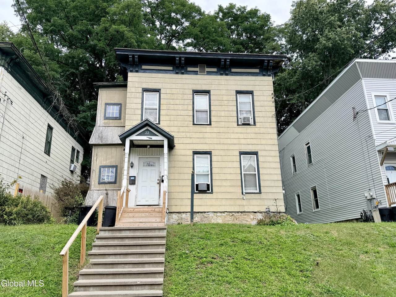 22 Van Derveer Street - Photo 1