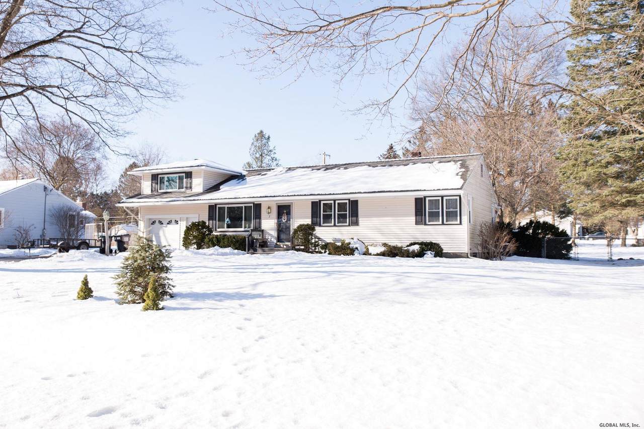 7 Cornelia Av - Photo 1