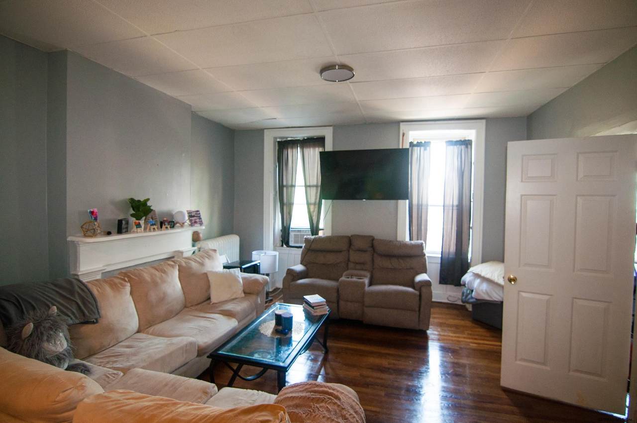 94 Philip St - Photo 1