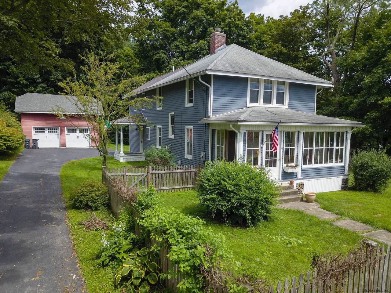 8 Lakehill Rd - Photo 1