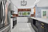 7 Colonie Avenue - Photo 9