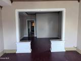 1013 Delamont Avenue - Photo 9