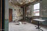907 Albany Street - Photo 18