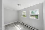 233 Swan Street - Photo 17