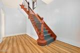 928 Delamont Avenue - Photo 3