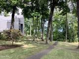 3562 Lake Shore - Photo 19