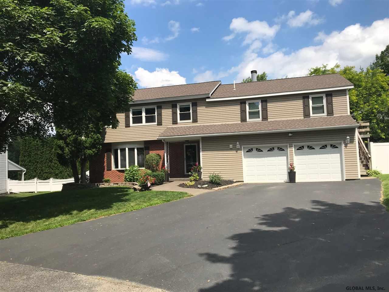 7 Danbury Ct - Photo 1