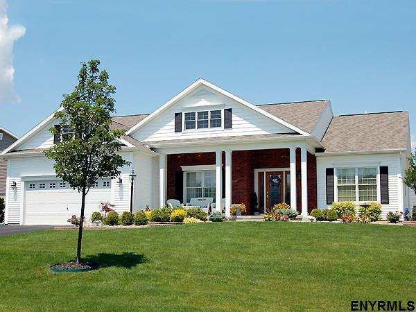 2 Walden Circle - Photo 1