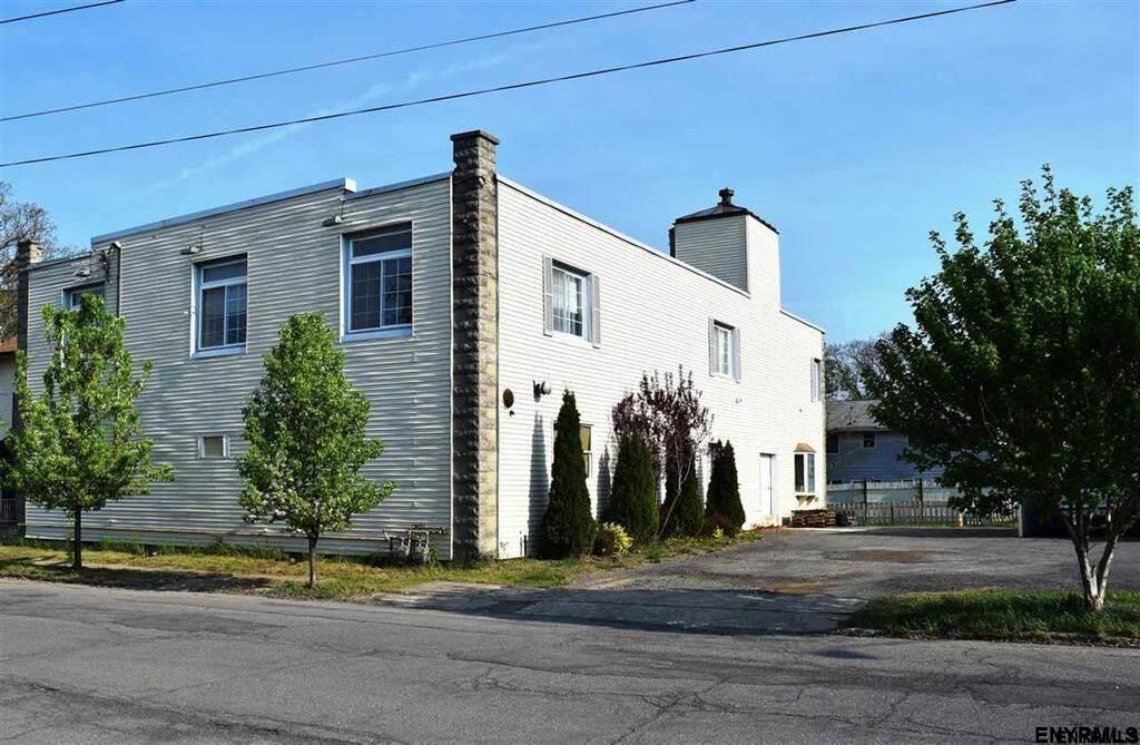 1141 Catalyn St - Photo 1