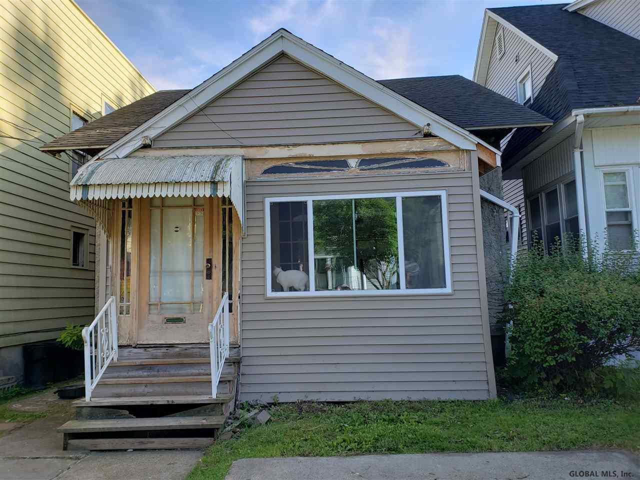 14 Lawn Av - Photo 1
