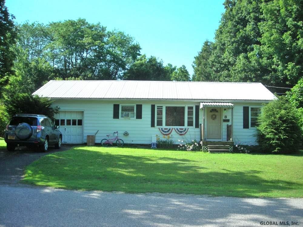 8 Danforth St - Photo 1