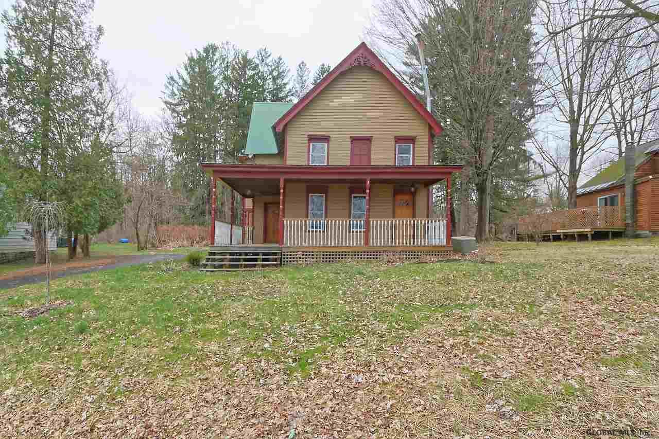 207 Saratoga Av - Photo 1