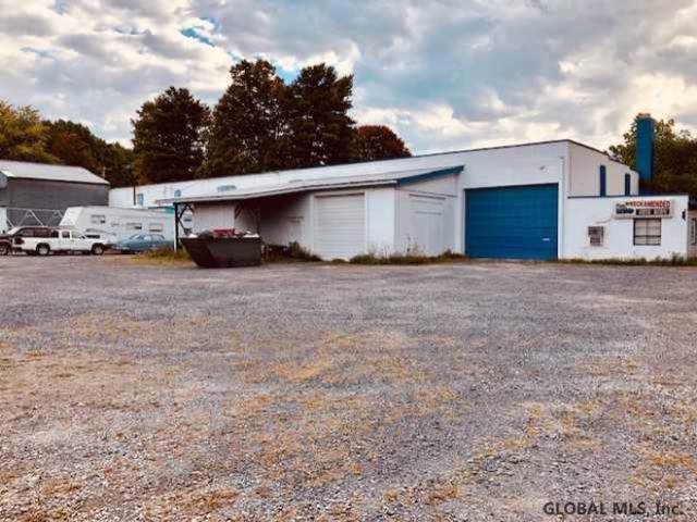 1099 Burgoyne Av - Photo 1