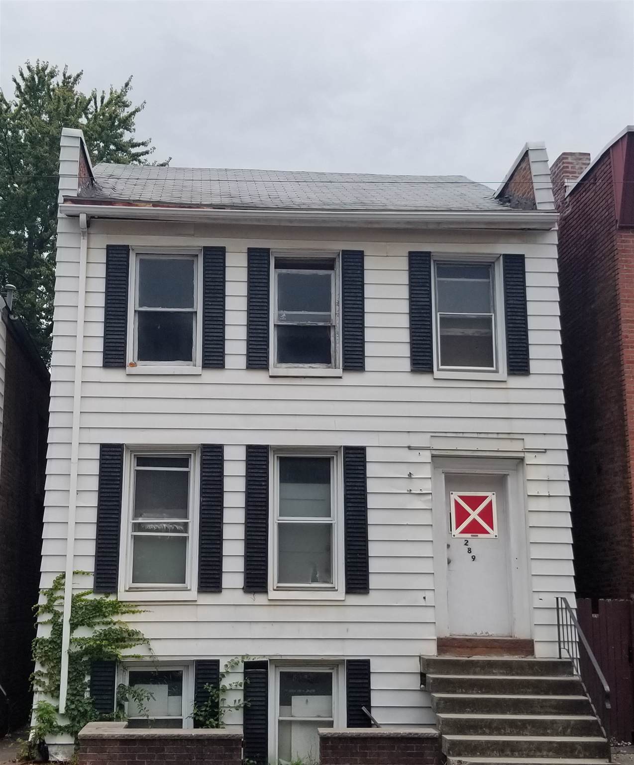 289 Fourth St - Photo 1